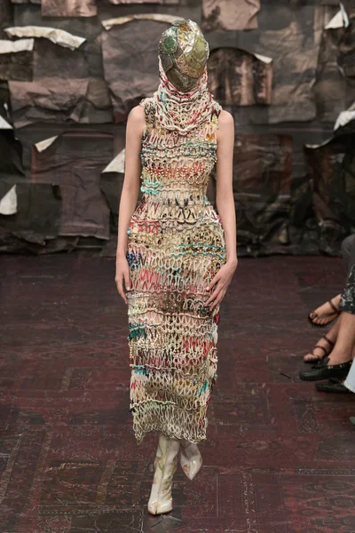 Look 32